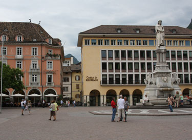 square in Bozano